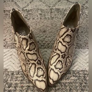 Vince Camuto, snake print, boots, size 8